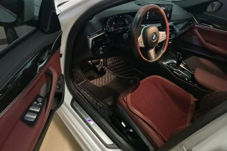 Used BMW 5 Series 2022 Second Facelift 525Li M Sport Package Driver Seat