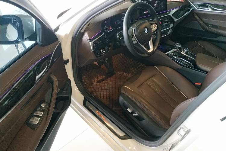Used BMW 5 Series 2022 Restyled 525Li Luxury Package Driver Seat