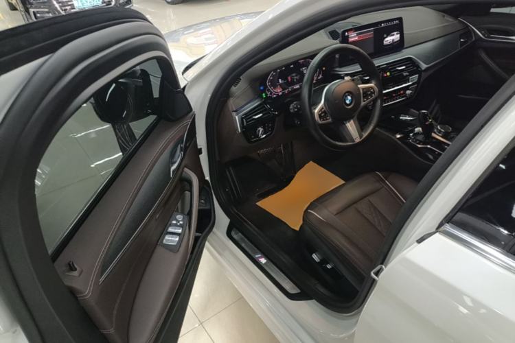 Used BMW 5 Series 2022 Second Facelift 530Li Leading Edition M Sport Package Driver Seat