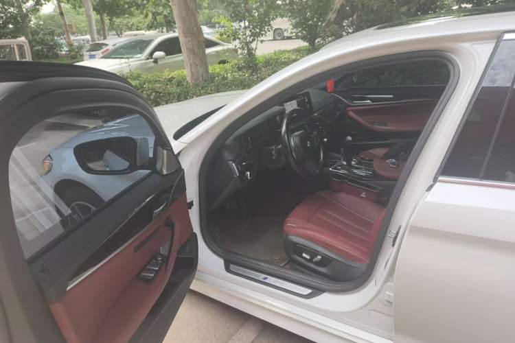 Used BMW 5 Series 2022 Second Facelift 525Li M Sport Package Driver Seat