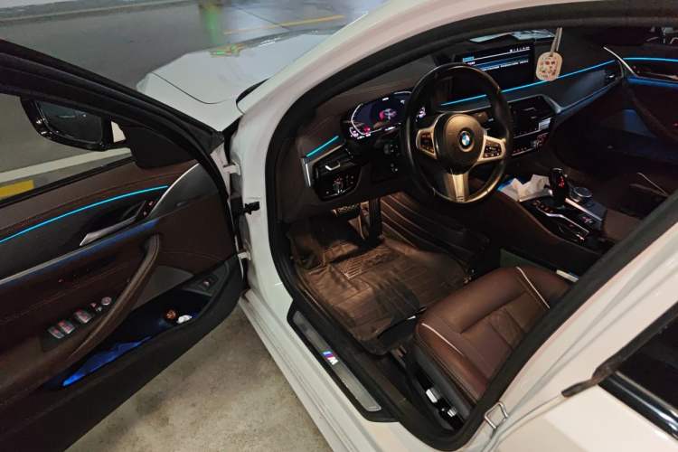 Used BMW 5 Series 2022 Second Facelift 530Li Leading Edition M Sport Package Driver Seat