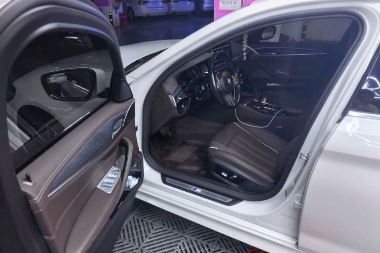 Used BMW 5 Series 2022 Second Facelift 530Li Leading Edition M Sport Package Driver Seat