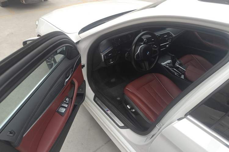 Used BMW 5 Series 2022 Revised Version 530Li xDrive M Sport Package Driver Seat