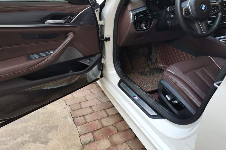 Used BMW 5 Series 2022 Second Facelift 530Li xDrive M Sport Package Driver Seat