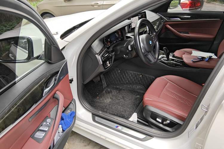 Used BMW 5 Series 2022 Second Facelift 525Li Luxury Package Driver Seat
