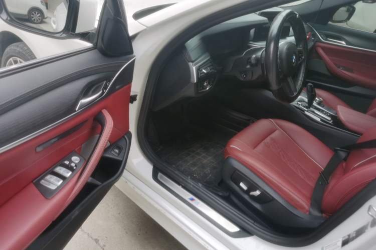 Used BMW 5 Series 2022 Restyled 530Li Leading Edition M Sport Package Driver Seat