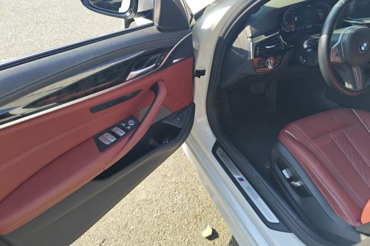 Used BMW 5 Series 2022 Second Facelift 525Li M Sport Package Driver Seat