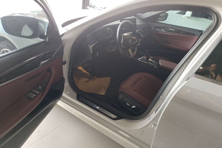 Used BMW 5 Series 2022 Restyled 525Li M Sport Package Driver Seat