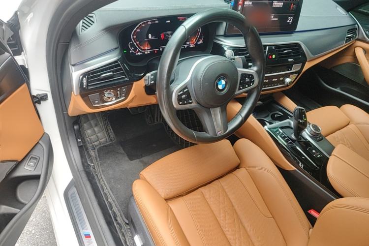 Used BMW 5 Series 2022 Updated 530i M Sport Package Driver Seat