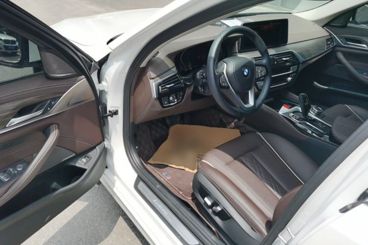 Used BMW 5 Series 2022 Updated 530Li Leading Edition Luxury Package Driver Seat