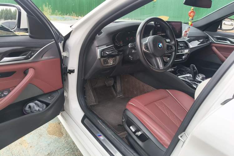 Used BMW 5 Series 2022 525Li M Sport Package Driver Seat