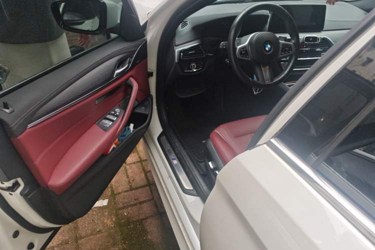 Used BMW 5 Series 2022 530Li Leading Model M Sport Package Driver Seat