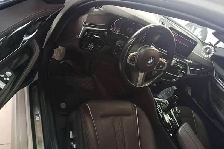 Used BMW 5 Series 2022 Restyled 525Li M Sport Package Driver Seat