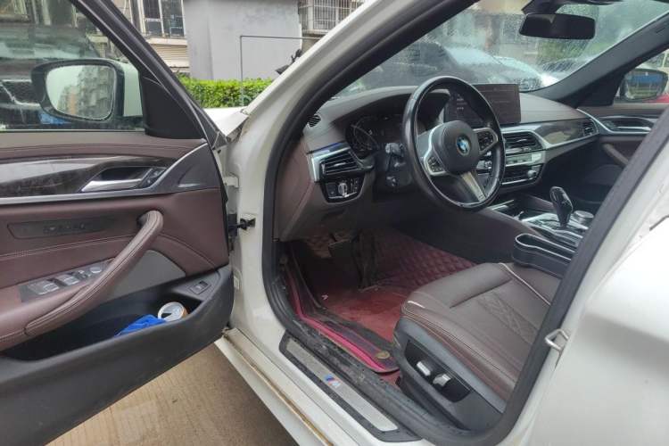 Used BMW 5 Series 2022 525Li M Sport Package Driver Seat
