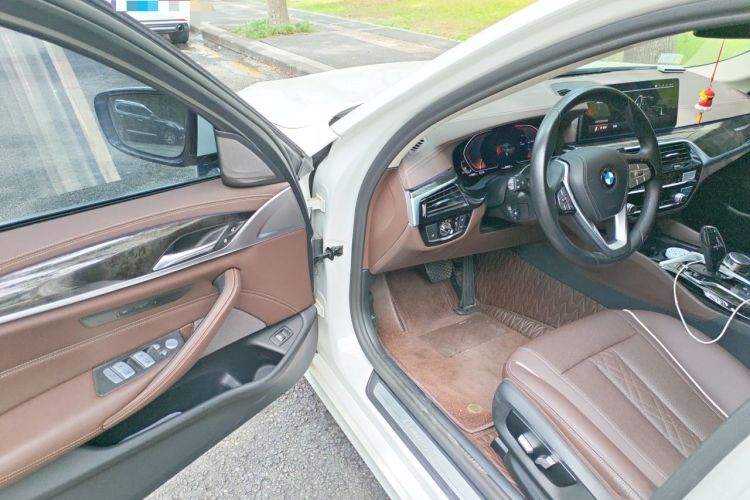 Used BMW 5 Series 2022 Second Facelift 525Li Luxury Package Driver Seat