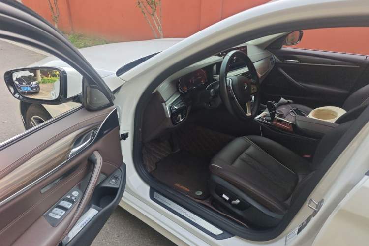 Used BMW 5 Series 2022 Second Facelift 530Li Leading Edition Luxury Package Driver Seat