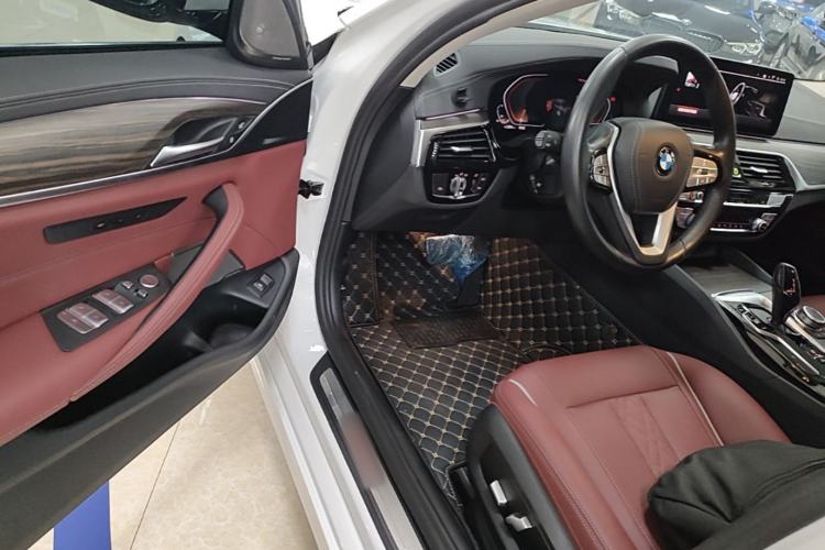 Used BMW 5 Series 2022 Updated 530Li Leading Edition Luxury Package Driver Seat