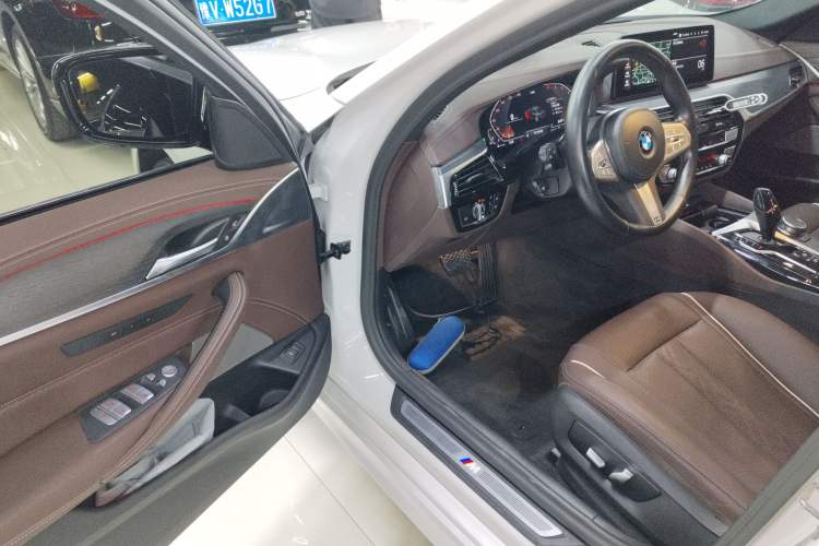 Used BMW 5 Series 2022 Second Facelift 530Li Leading Edition M Sport Package Driver Seat