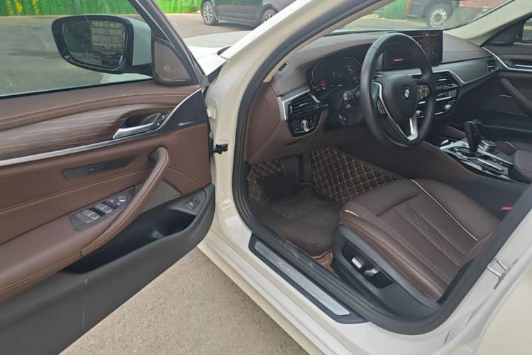 Used BMW 5 Series 2022 Updated 530Li Leading Edition Luxury Package Driver Seat