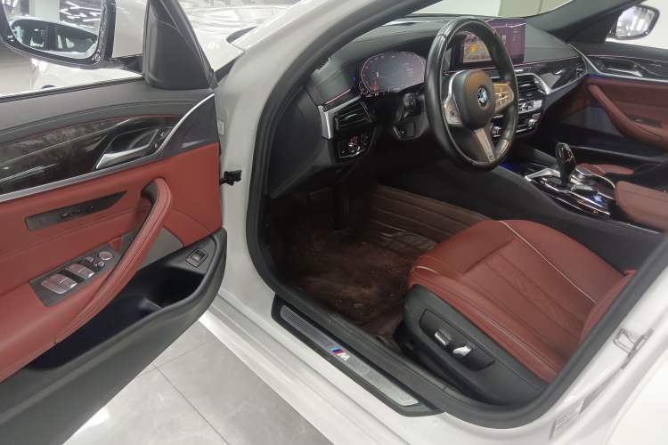 Used BMW 5 Series 2022 Second Facelift 525Li M Sport Package Driver Seat