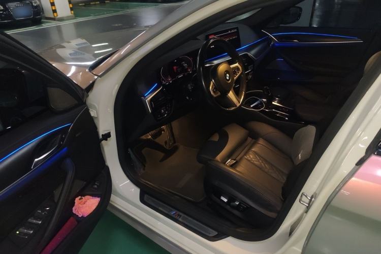 Used BMW 5 Series 2022 530i M Sport Package Driver Seat