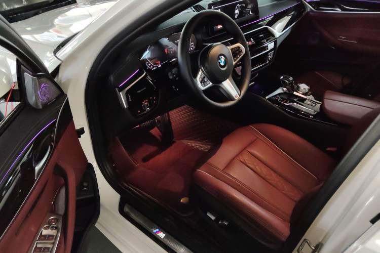 Used BMW 5 Series 2022 525Li M Sport Package Driver Seat