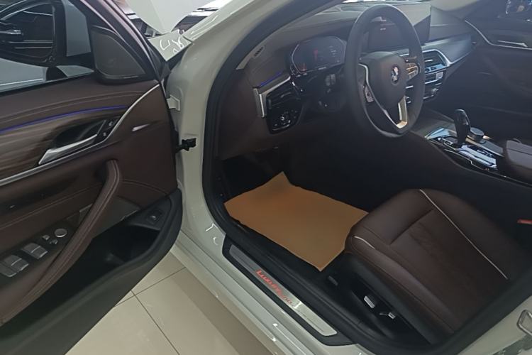 Used BMW 5 Series 2022 Updated 530Li Leading Edition Luxury Package Driver Seat