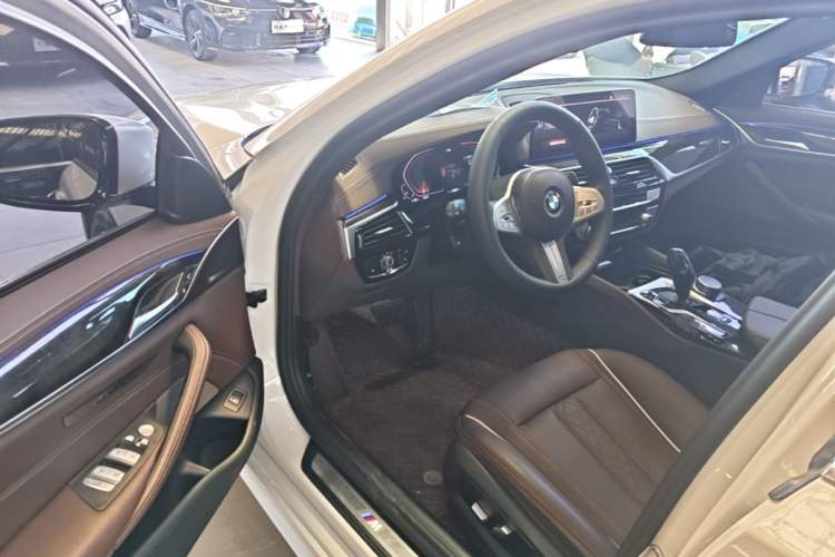 Used BMW 5 Series 2022 Second Facelift 525Li M Sport Package Driver Seat