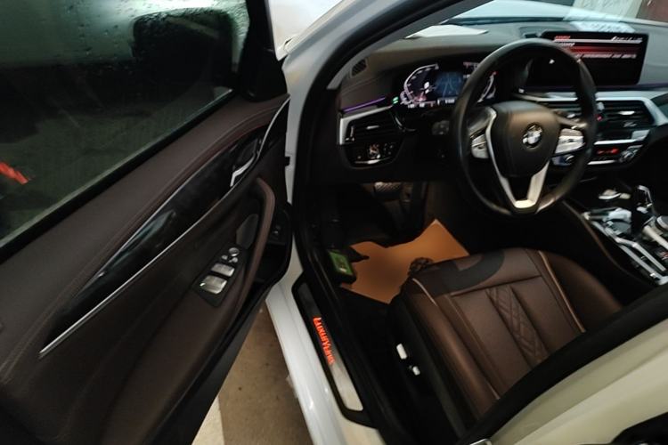 Used BMW 5 Series 2022 Restyled 525Li Luxury Package Driver Seat