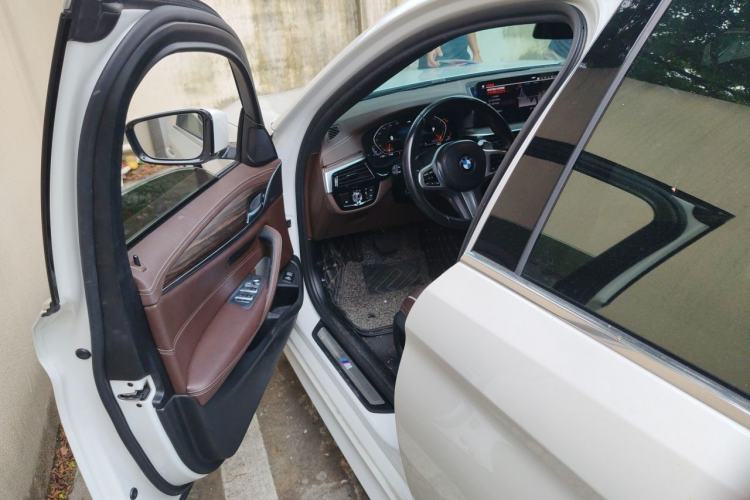Used BMW 5 Series 2022 Second Facelift 530Li Leading Edition M Sport Package Driver Seat