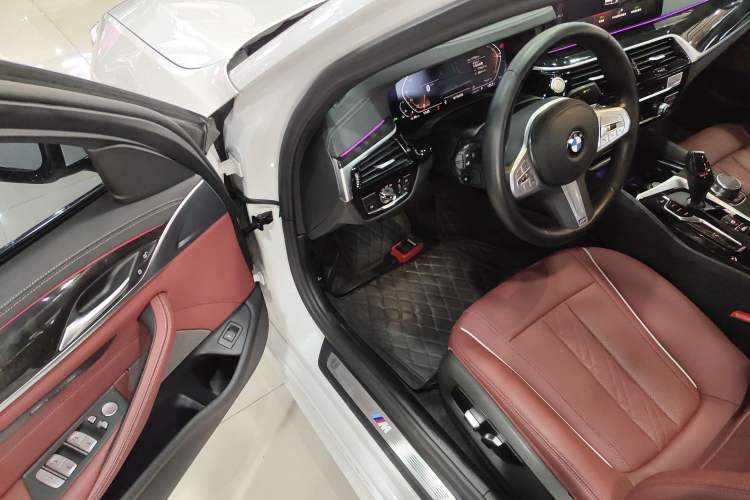 Used BMW 5 Series 2022 Second Facelift 525Li M Sport Package Driver Seat