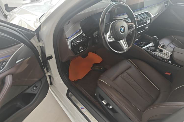 Used BMW 5 Series 2022 Restyled 530Li Leading Edition M Sport Package Driver Seat