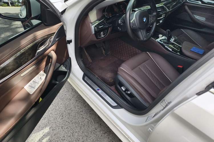Used BMW 5 Series 2022 Second Facelift 525Li M Sport Package Driver Seat