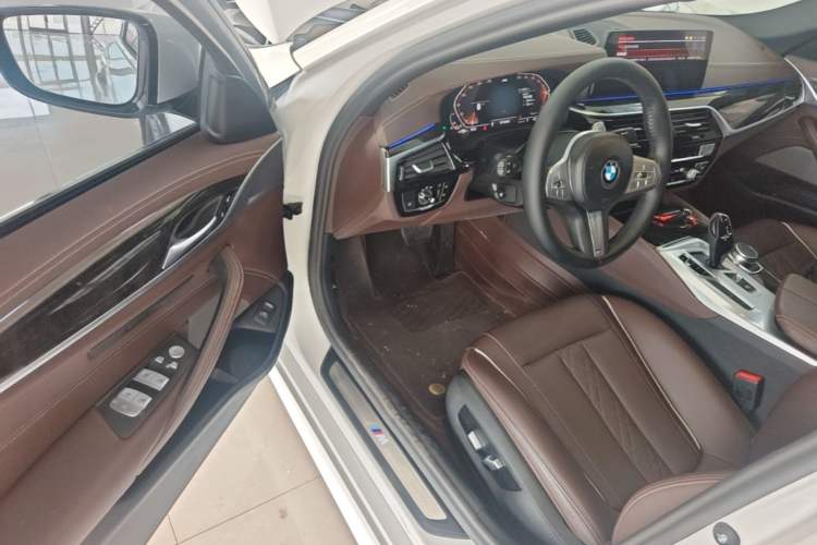 Used BMW 5 Series 2022 Second Facelift 525Li M Sport Package Driver Seat