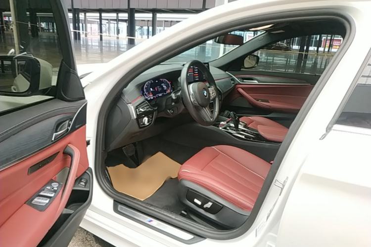Used BMW 5 Series 2022 530Li Leading Model M Sport Package Driver Seat