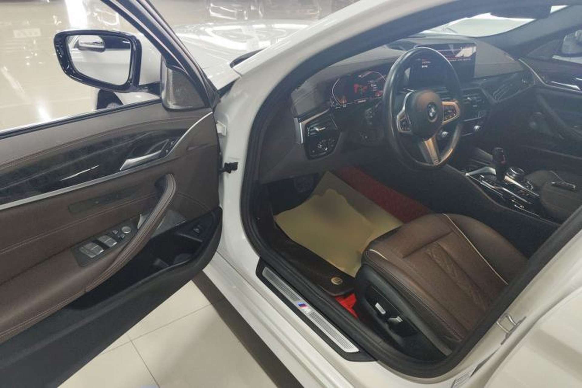 Used BMW 5 Series 2022 Restyled 525Li M Sport Package Driver Seat