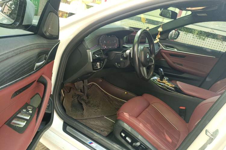 Used BMW 5 Series 2022 Second Facelift 530Li Luxury Version M Sport Package Driver Seat