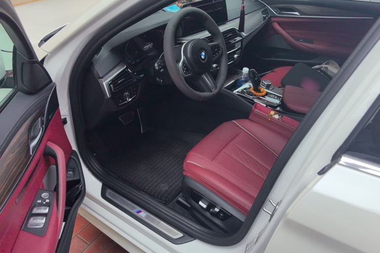 Used BMW 5 Series 2022 Restyled 530Li Leading Edition M Sport Package Driver Seat