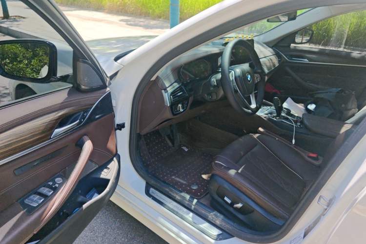 Used BMW 5 Series 2022 530Li Leading Luxury Package Driver Seat