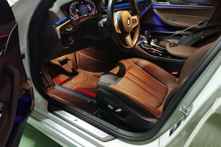 Used BMW 5 Series 2022 Restyled 525Li M Sport Package Driver Seat