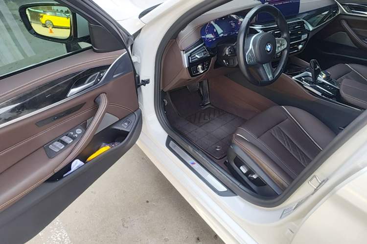 Used BMW 5 Series 2022 Second Facelift 525Li M Sport Package Driver Seat