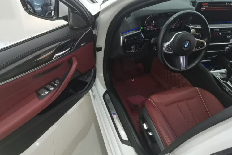 Used BMW 5 Series 2022 Restyled 525Li M Sport Package Driver Seat