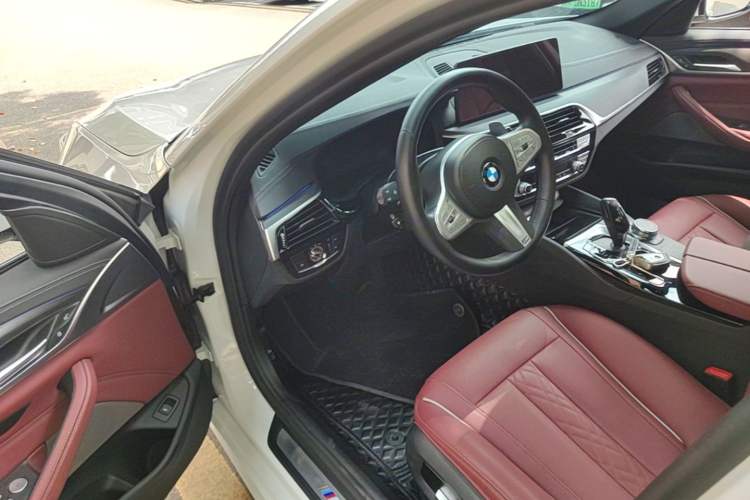 Used BMW 5 Series 2022 Second Facelift 530Li Leading Edition M Sport Package Driver Seat