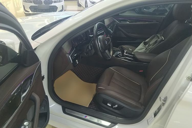 Used BMW 5 Series 2022 Restyled 525Li M Sport Package Driver Seat