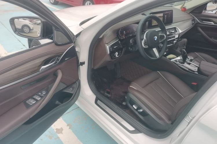 Used BMW 5 Series 2022 Updated 530Li Leading Edition Luxury Package Driver Seat