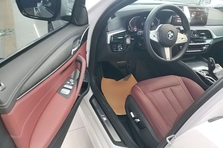 Used BMW 5 Series 2022 Second Facelift 530Li Leading Edition M Sport Package Driver Seat