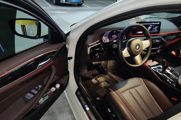 Used BMW 5 Series 2022 Restyled 525Li M Sport Package Driver Seat