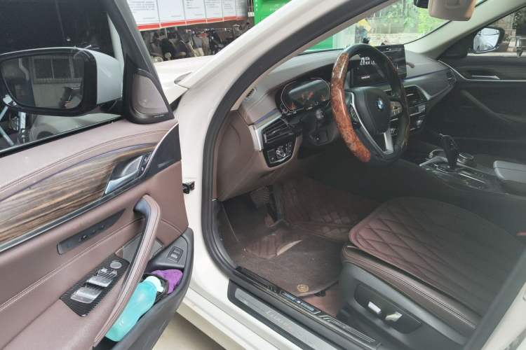 Used BMW 5 Series 2022 Updated 530Li xDrive Luxury Package Driver Seat