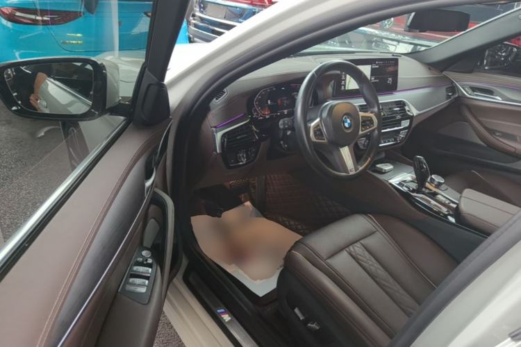 Used BMW 5 Series 2022 Restyled 530Li Leading Edition M Sport Package Driver Seat