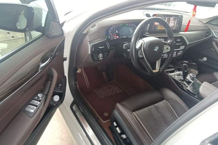 Used BMW 5 Series 2022 Second Facelift 530Li Luxury Edition Premium Package Driver Seat